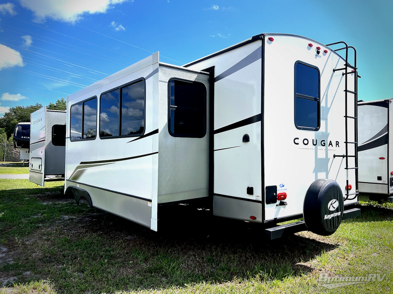 2024 Keystone Cougar Half-Ton 30RKD Photo 2