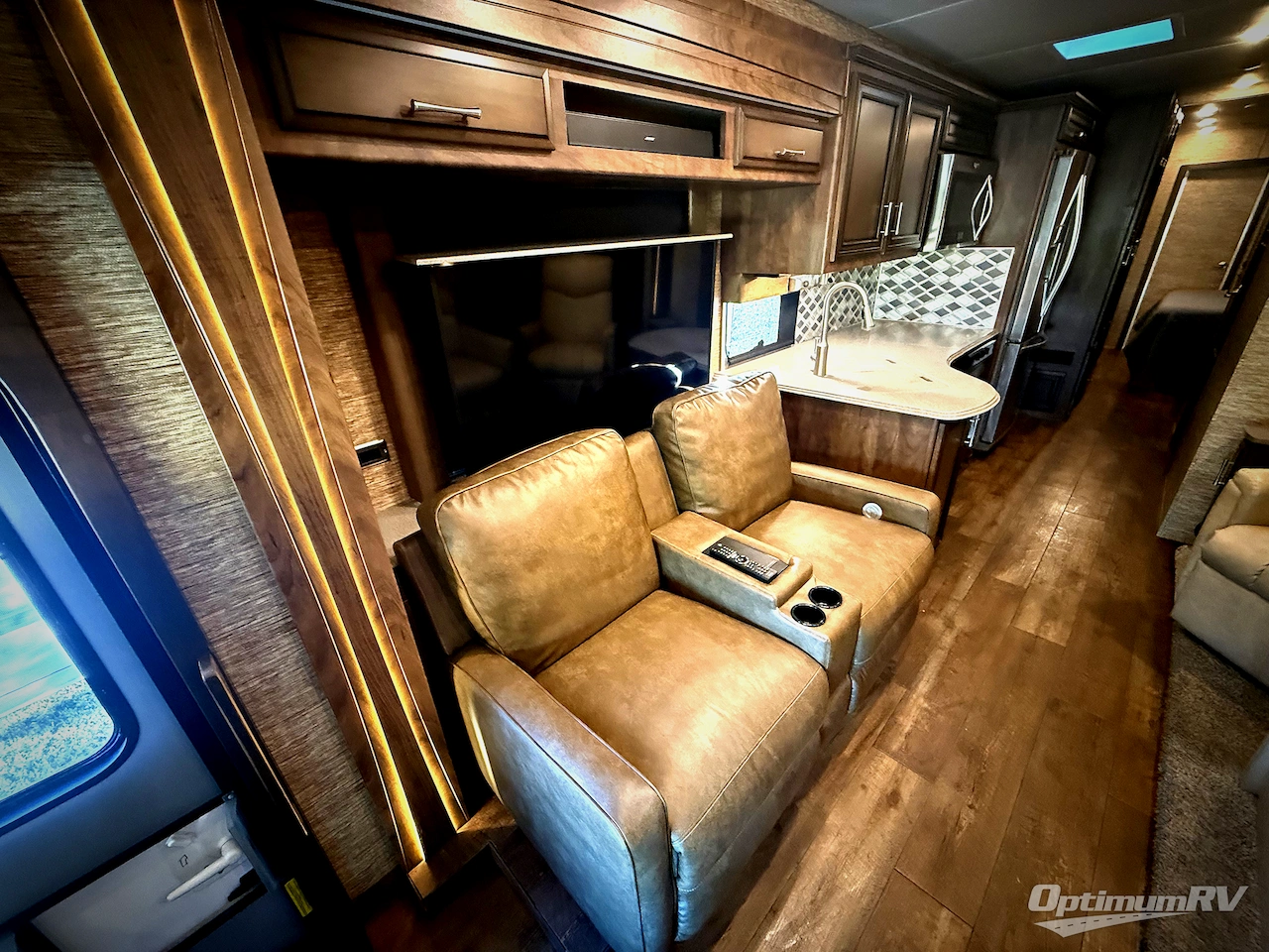 2018 Newmar Canyon Star 3924 Photo 8