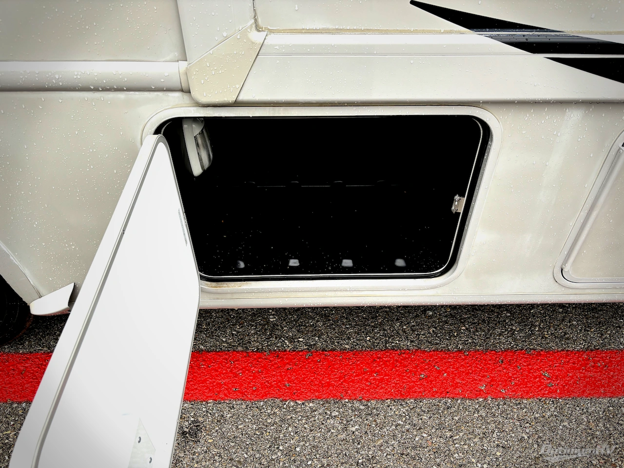 2014 Thor Hurricane 34F Photo 24
