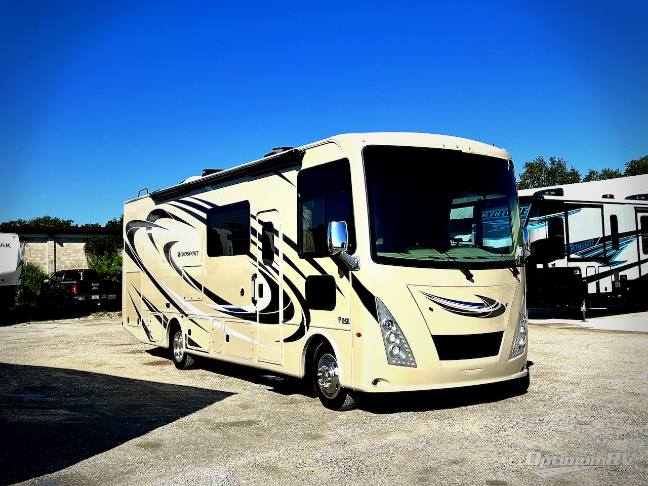 2019 Thor Windsport 29M Photo 1
