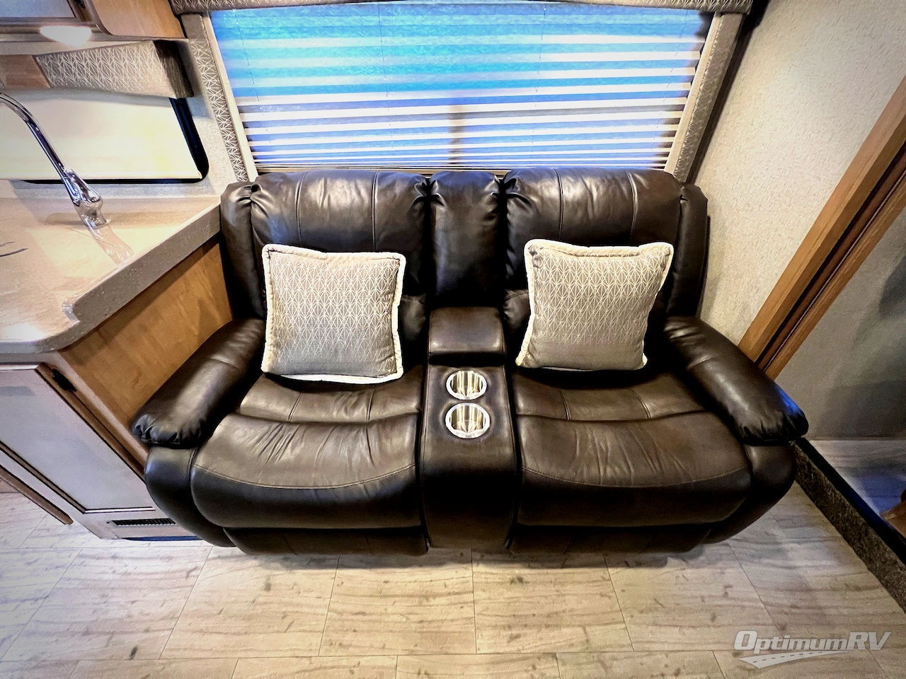 2019 Thor Windsport 29M Photo 8
