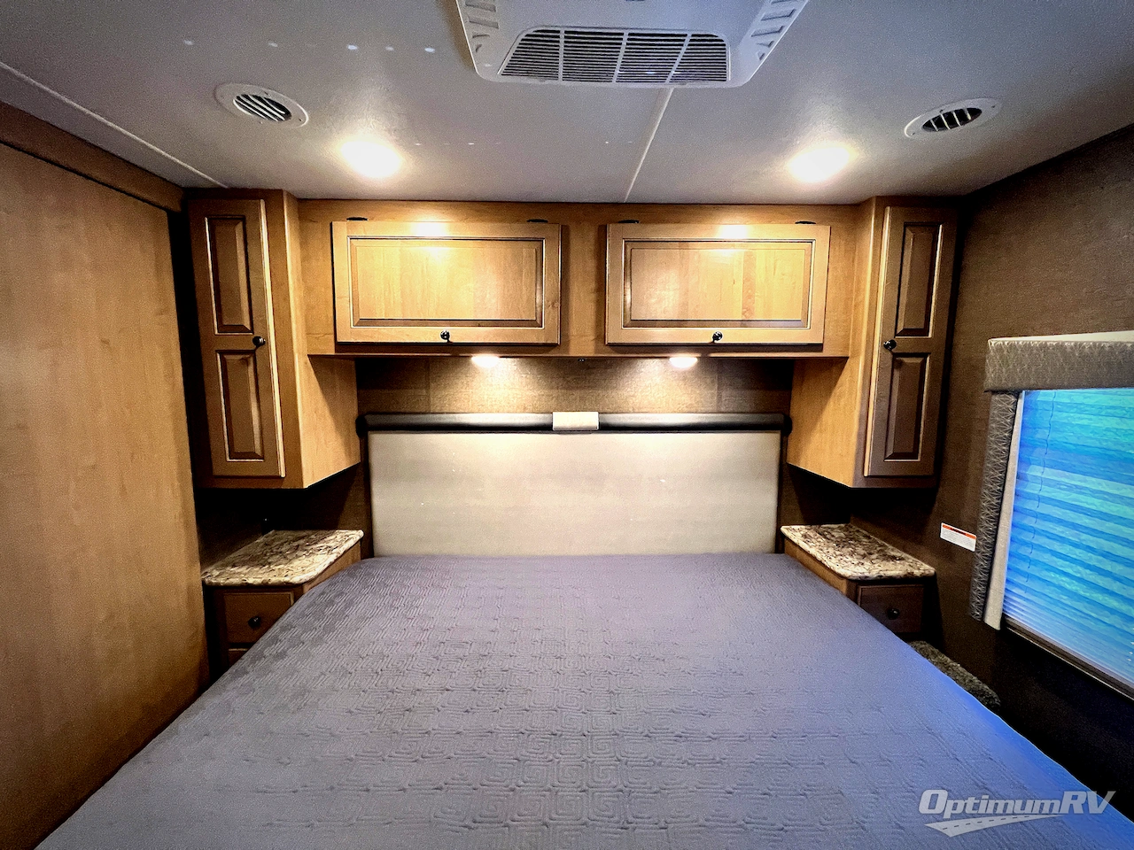 2019 Thor Windsport 29M Photo 17