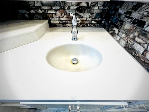 2022 Fleetwood Discovery 38K RV Photo 4