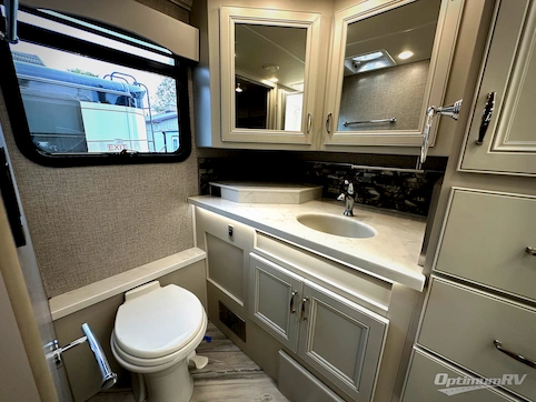 2022 Fleetwood Discovery 38K RV Photo 4