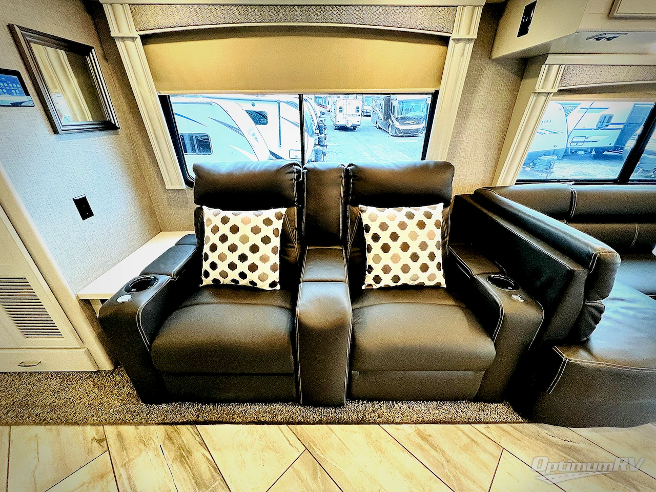 2022 Fleetwood Discovery 38K Photo 14