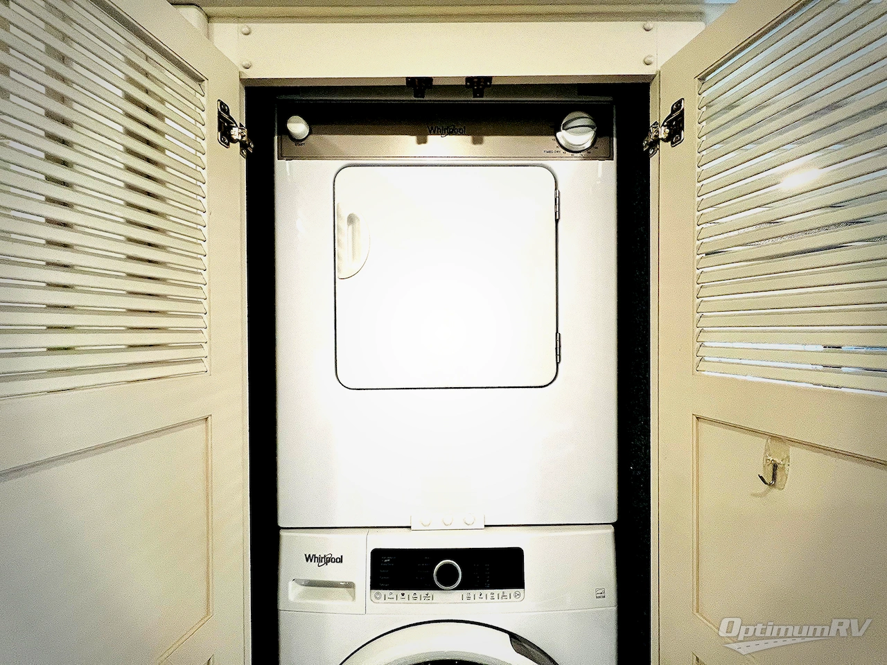 2022 Fleetwood Discovery 38K Photo 22