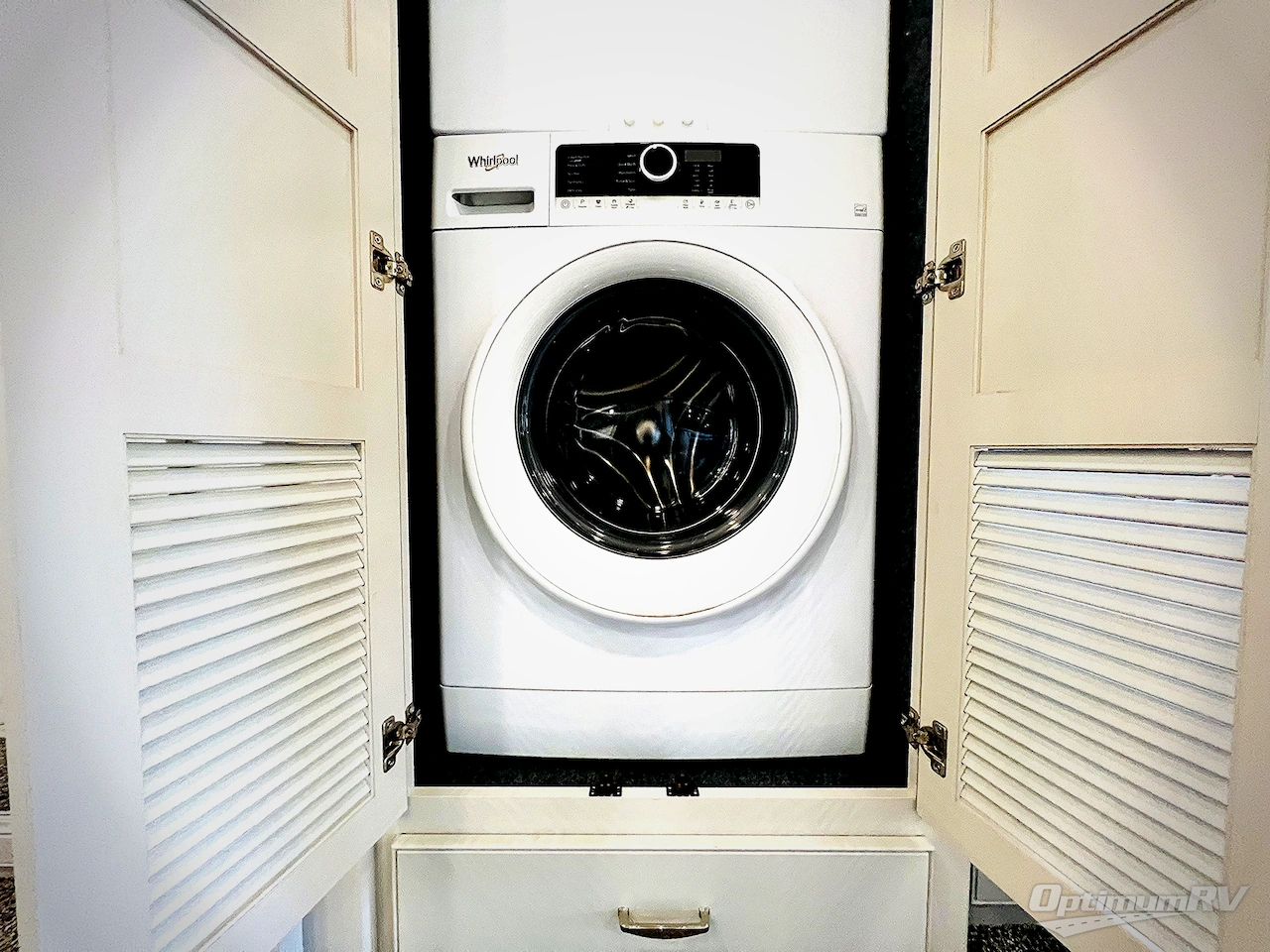 2022 Fleetwood Discovery 38K Photo 23