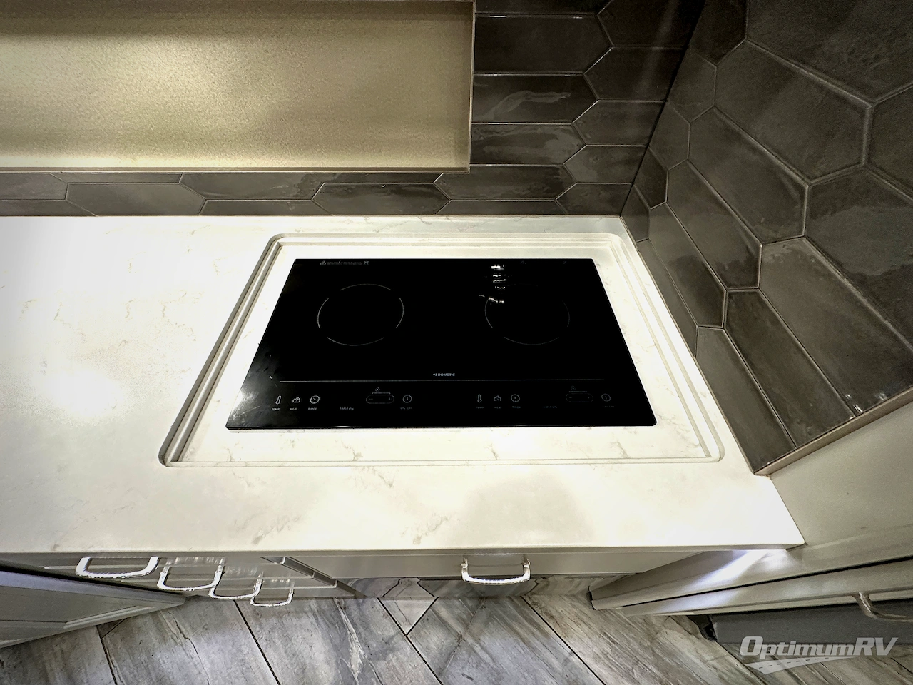 2022 Fleetwood Discovery 38K Photo 14