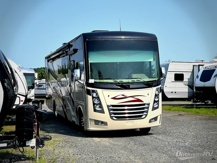 2021 Thor Miramar 35.4 RV Photo 1