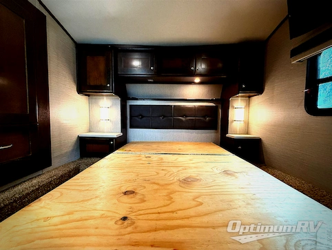 2020 VanLeigh Pinecrest 305RLP RV Photo 4