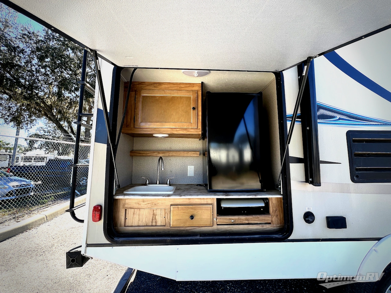 2019 Coachmen Freedom Express Ultra Lite 248RBS Photo 4