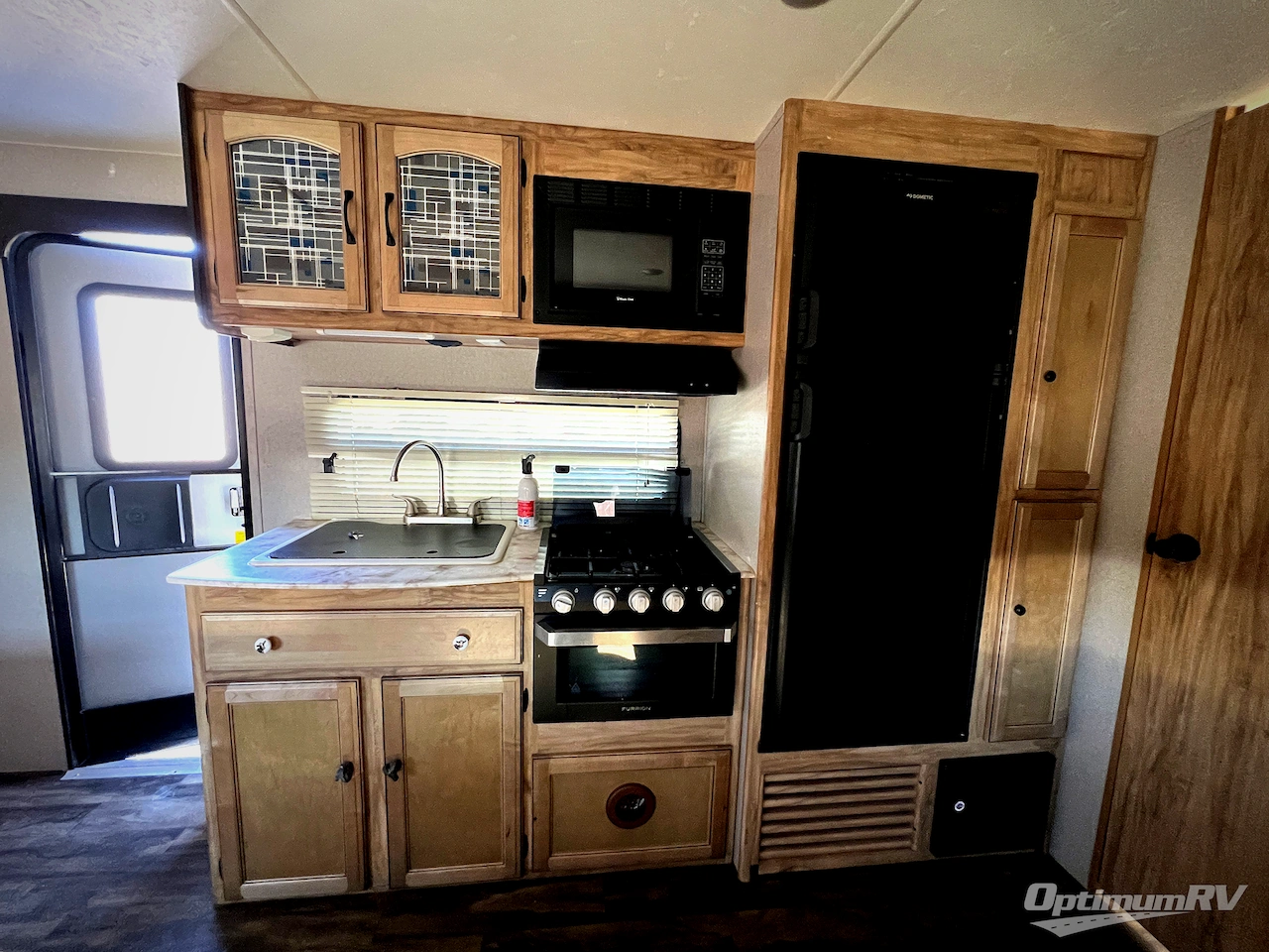 2019 Coachmen Freedom Express Ultra Lite 248RBS Photo 10