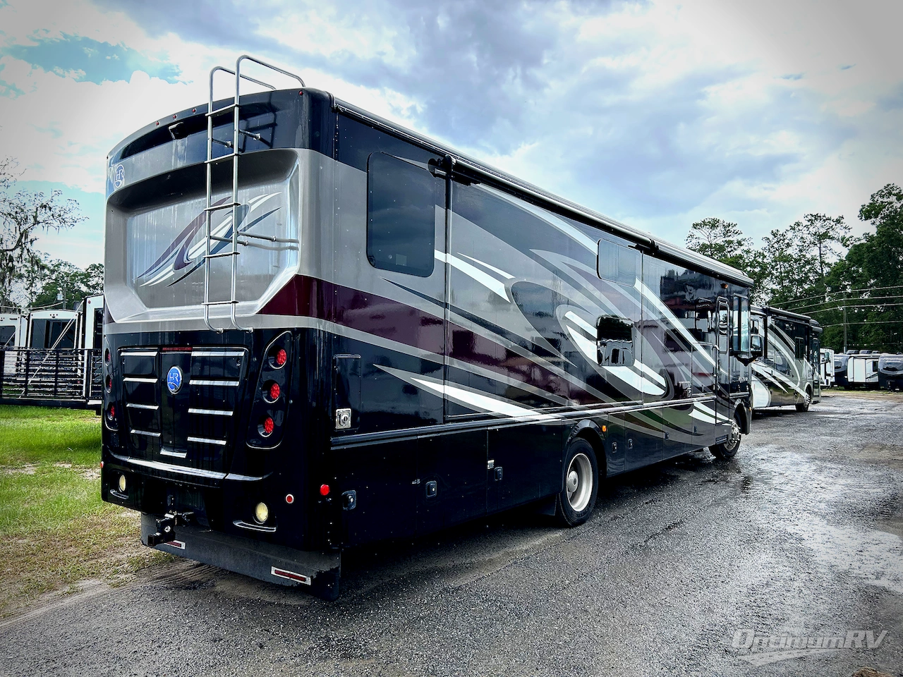 2017 Holiday Rambler Vacationer 36Y Photo 2