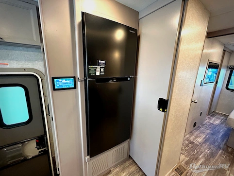 2022 Thor Hurricane 31C RV Photo 3