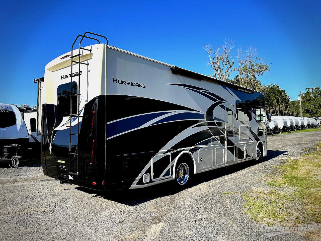 2022 Thor Hurricane 31C Photo 2