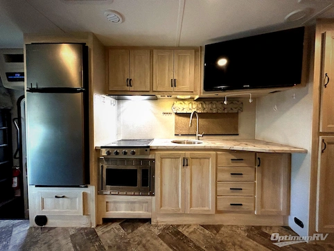 2021 Forest River Sunseeker LE 2550DSLE Ford RV Photo 2