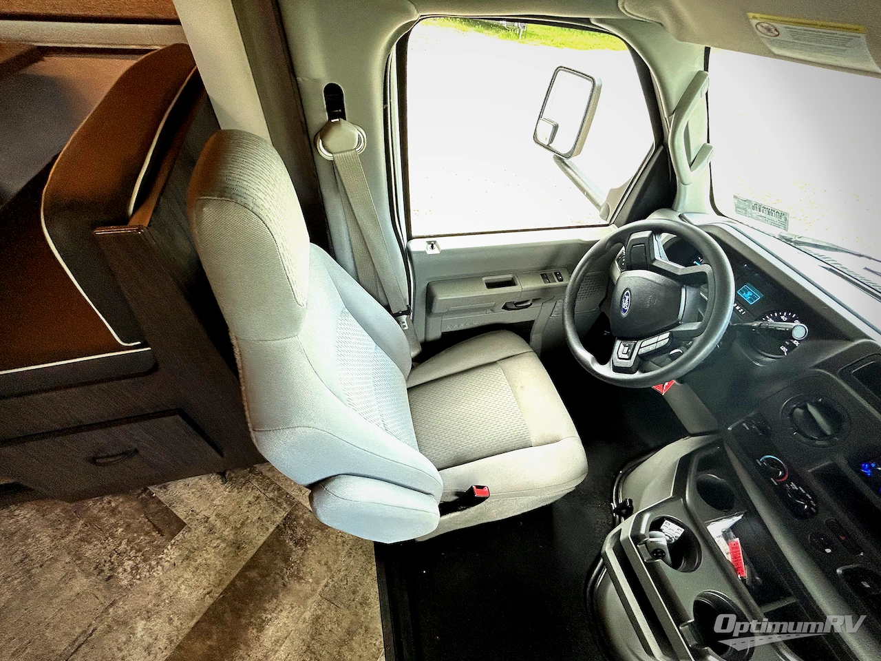 2021 Forest River Sunseeker LE 2550DSLE Ford Photo 6