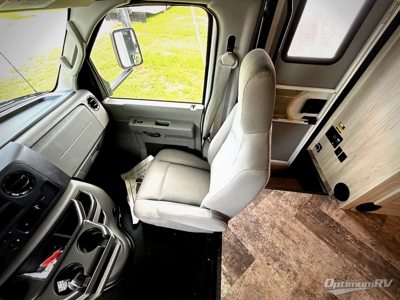 2021 Forest River Sunseeker LE 2550DSLE Ford Photo 8
