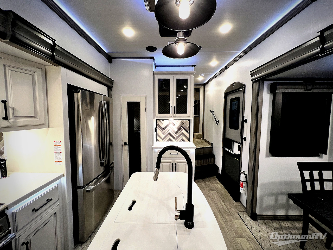 2022 Keystone Montana 3791RD Photo 5