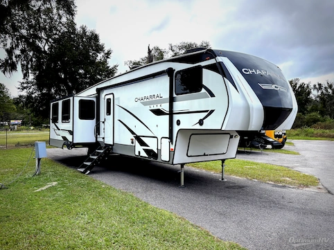 Used 2023 Coachmen RV Chaparral Lite 30BHS Featured Photo