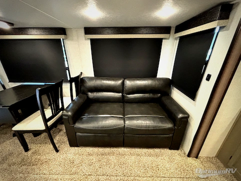 2023 Coachmen Chaparral Lite 30BHS RV Photo 4