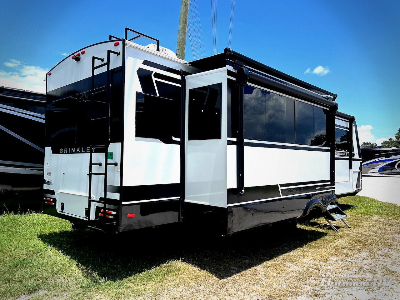 2025 Brinkley Model Z Air 297 Photo 3