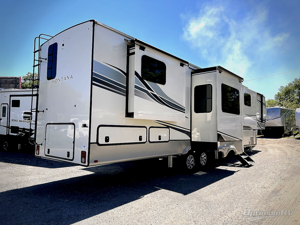 2023 Keystone Montana 3901RK Photo 2