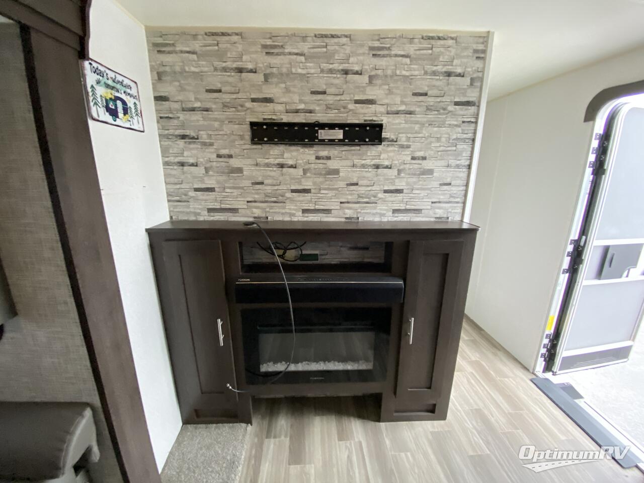 2019 Forest River Wildwood 27RKS Photo 18