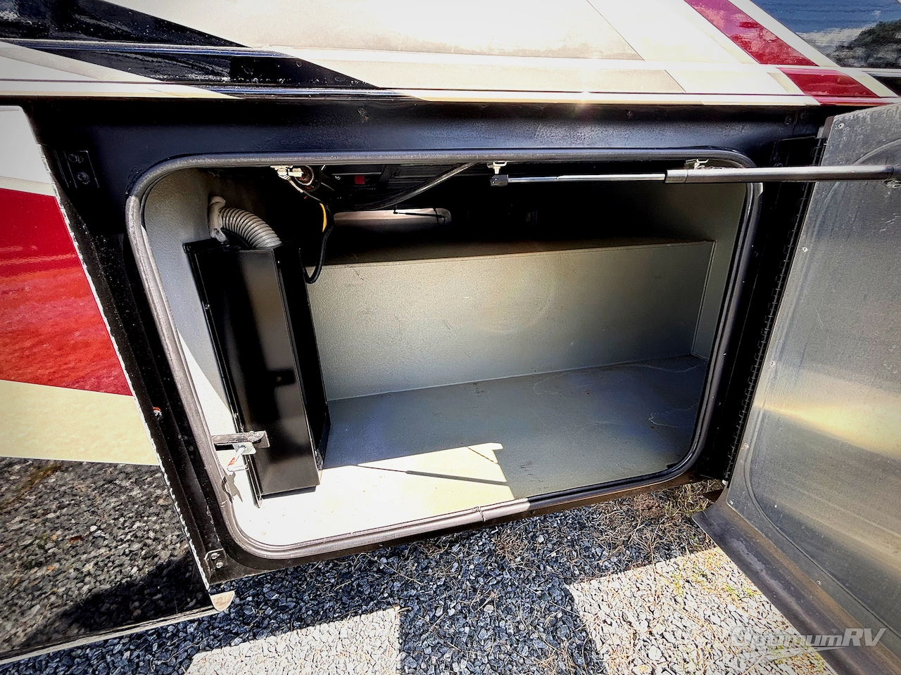 2014 Tiffin Allegro 31 SA Photo 17
