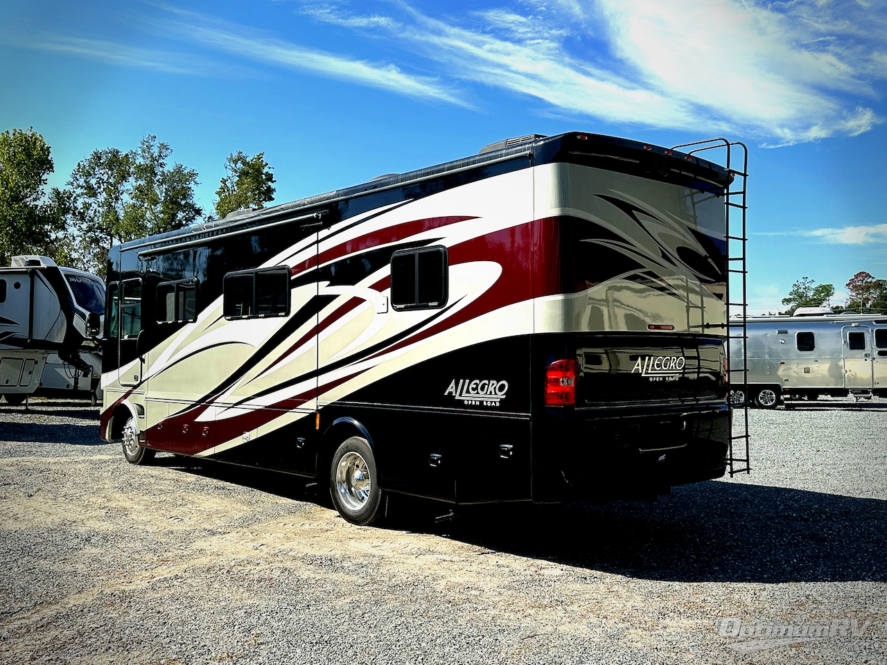 2014 Tiffin Allegro 31 SA Photo 2