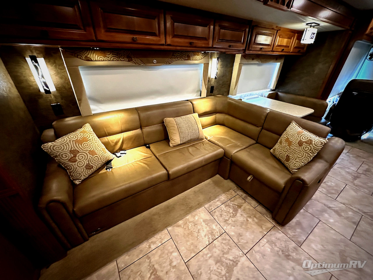 2014 Tiffin Allegro 31 SA Photo 9