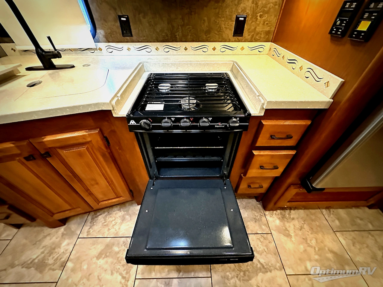 2014 Tiffin Allegro 31 SA Photo 12