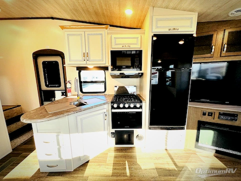 2023 Keystone Cougar Half-Ton 25RES RV Photo 2
