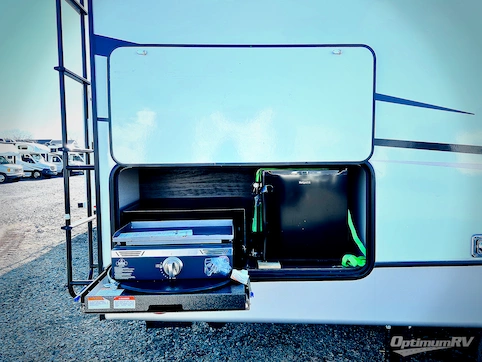 2023 Keystone Cougar Half-Ton 25RES RV Photo 4