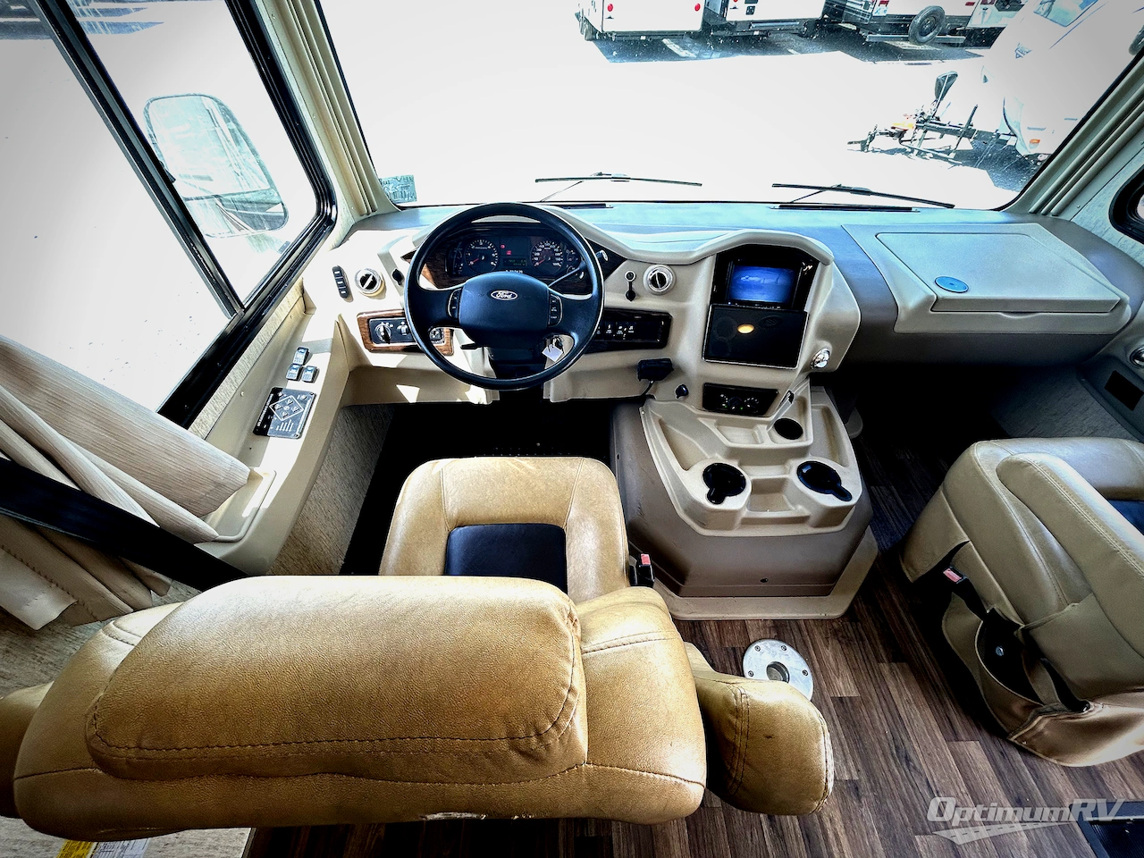 2018 Coachmen Mirada 31FW Photo 5