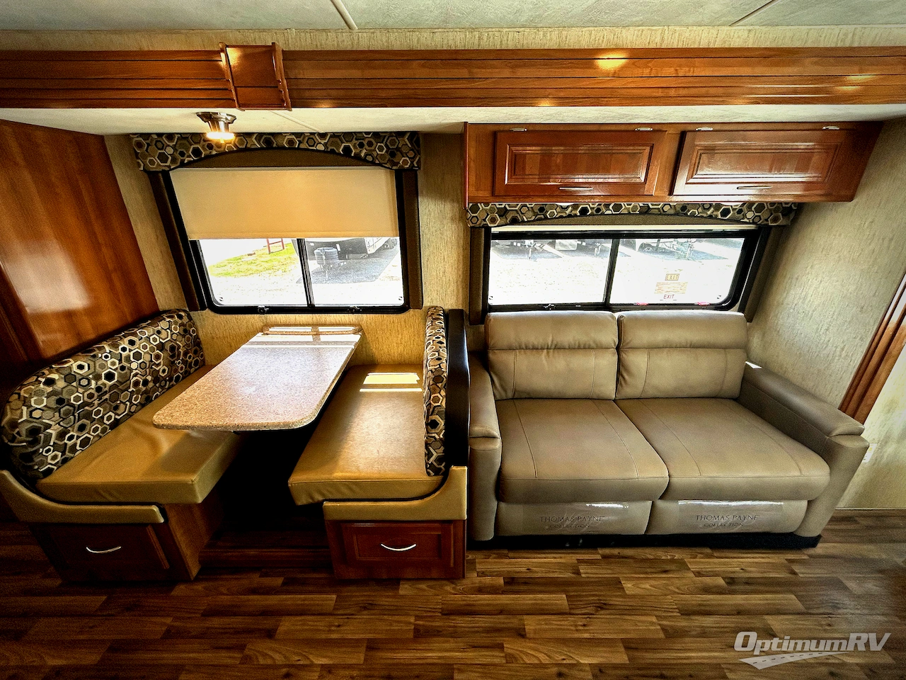 2018 Coachmen Mirada 31FW Photo 8