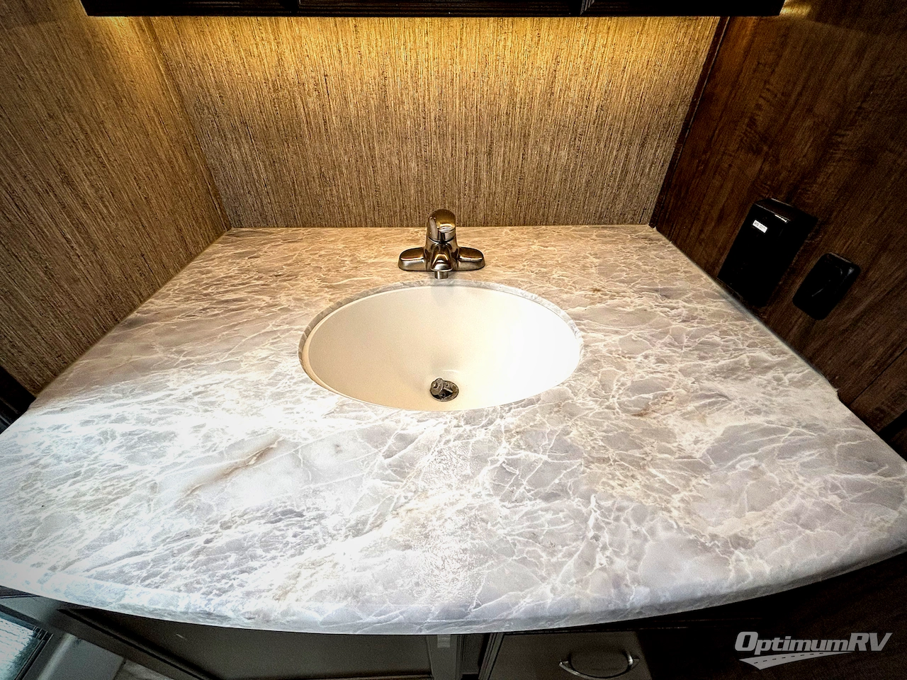 2019 Grand Design Solitude S-Class 2930RL Photo 8