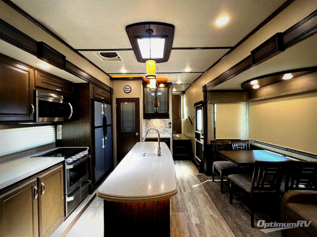 2019 Grand Design Solitude S-Class 2930RL Photo 5