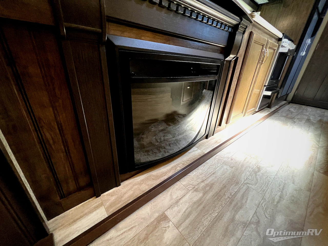 2019 Grand Design Solitude S-Class 2930RL Photo 8