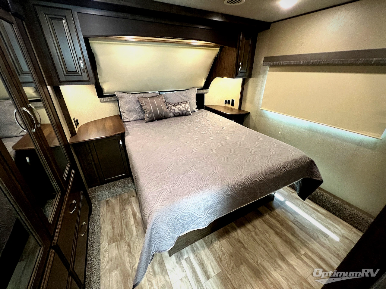 2019 Grand Design Solitude S-Class 2930RL Photo 20