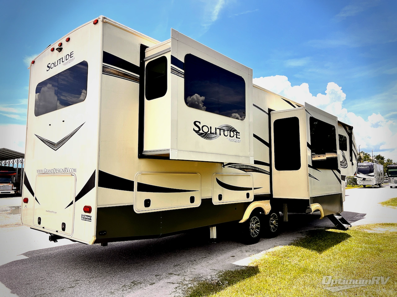 2019 Grand Design Solitude 375RES Photo 3