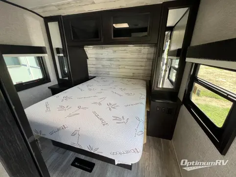 2022 Jayco Jay Feather 27BHB RV Photo 2