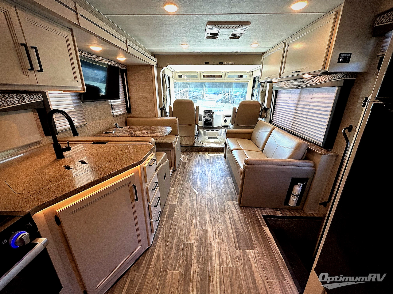 2023 Thor ACE 32B Photo 6