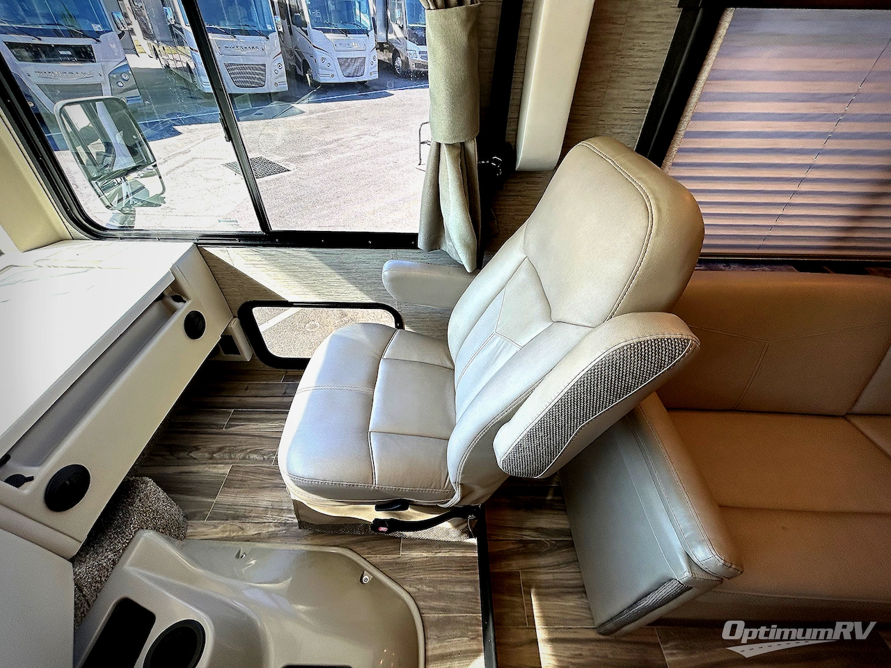 2023 Thor ACE 32B Photo 3