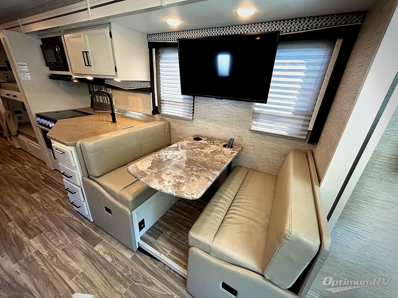 2023 Thor ACE 32B Photo 9