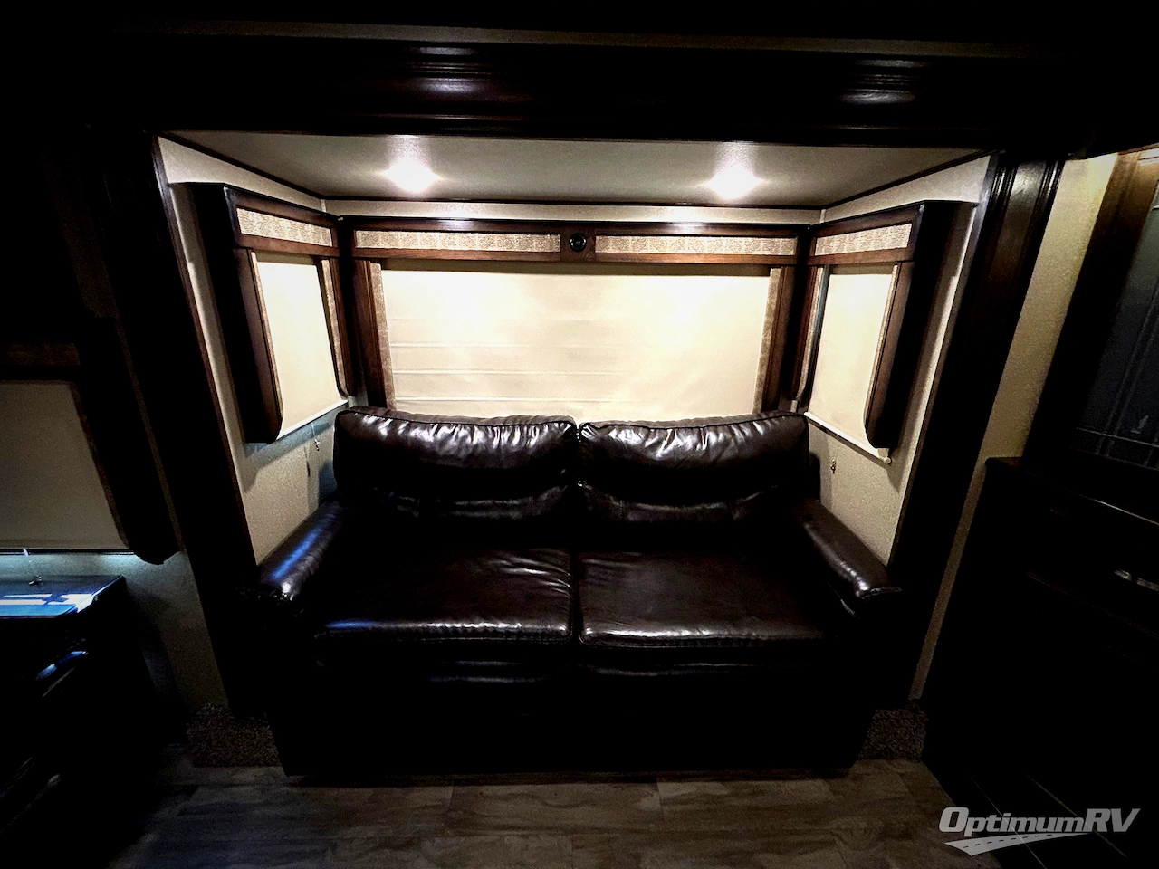 2019 Grand Design Solitude 380FL Photo 11