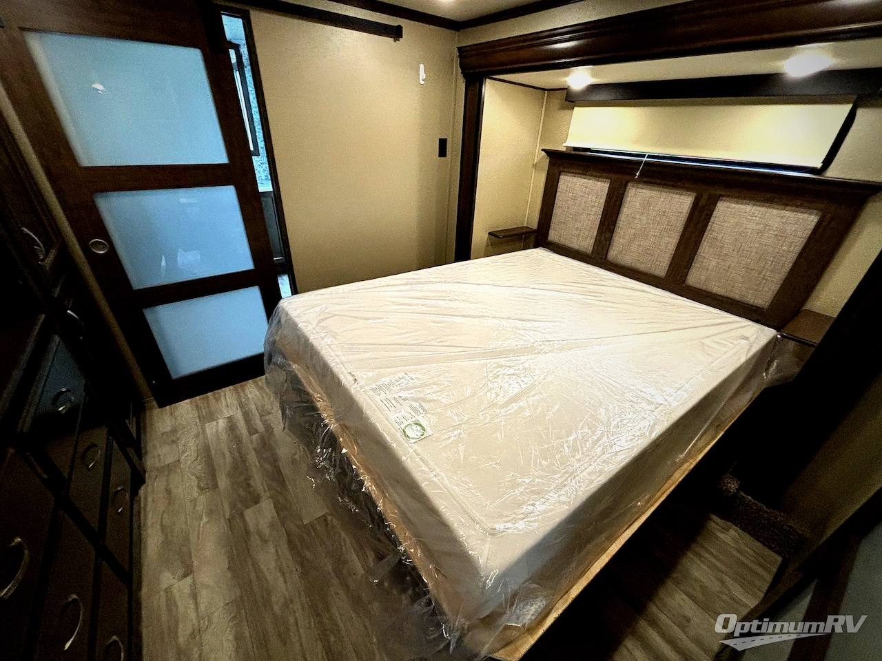 2019 Grand Design Solitude 380FL Photo 18