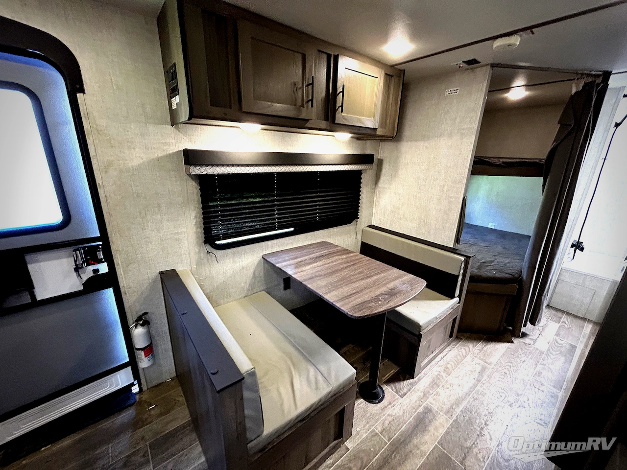 2022 Gulf Stream Kingsport Ultra Lite 248BH Photo 9