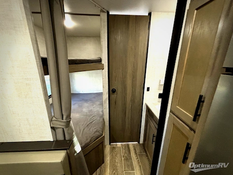 2022 Gulf Stream Kingsport Ultra Lite 248BH RV Photo 4