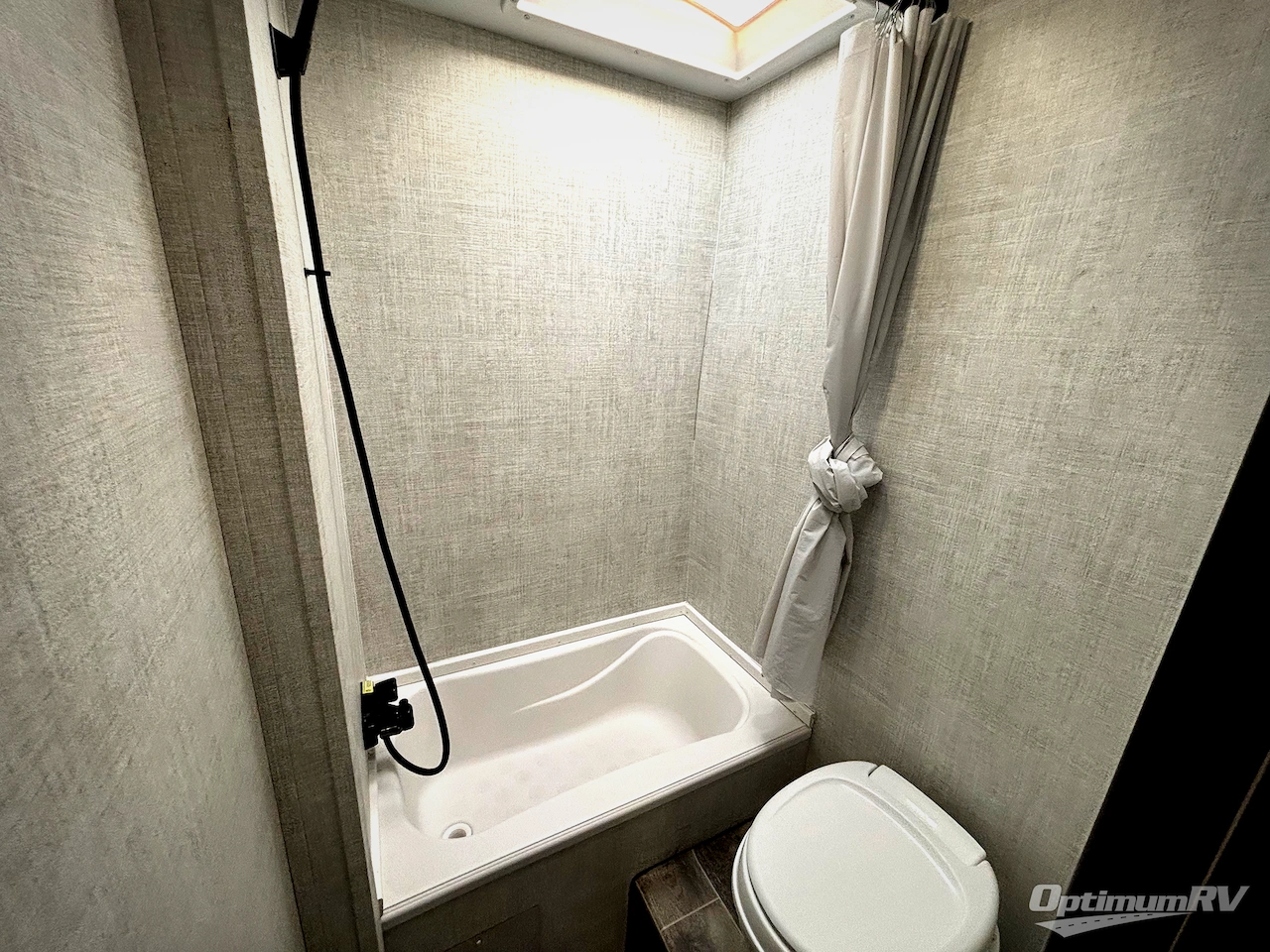 2022 Gulf Stream Kingsport Ultra Lite 248BH Photo 14